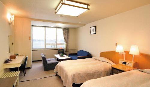 Twin Room with Private Bathroom - Lake View