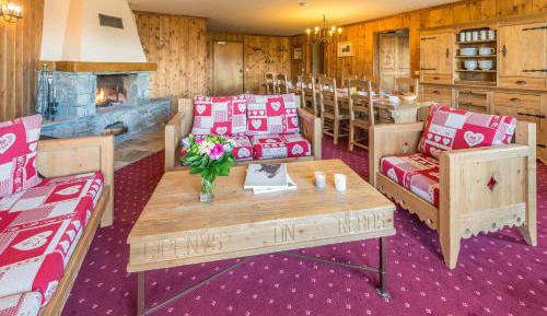 Apartment (10 - 12 Adults)