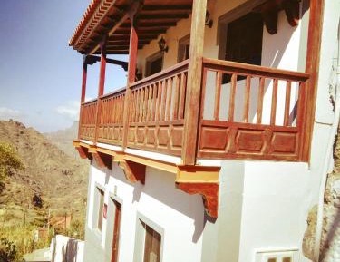 Studio Apartment with Balcony