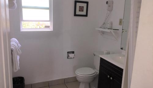Family Room with Shower - No pets