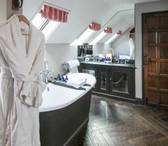 Deluxe Double Room with Bath