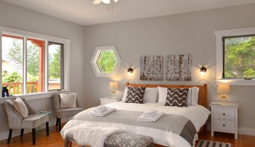 King Room with En Suite and Balcony