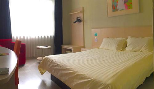 Selected Business Queen Room A