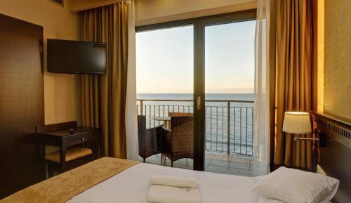 Superior Double or Twin Room with Sea View