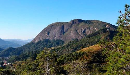 Apartment with Mountain View
