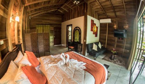 Bungalow with Garden View