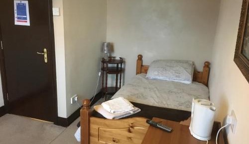 Single Room with Private External Bathroom