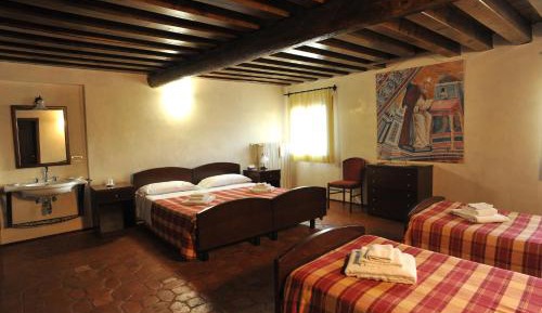 Quadruple Room with Shared Bathroom