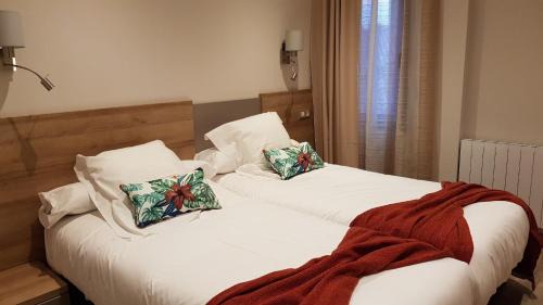 Twin Room with Private Bathroom