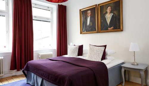 Twin Room with Private Bathroom