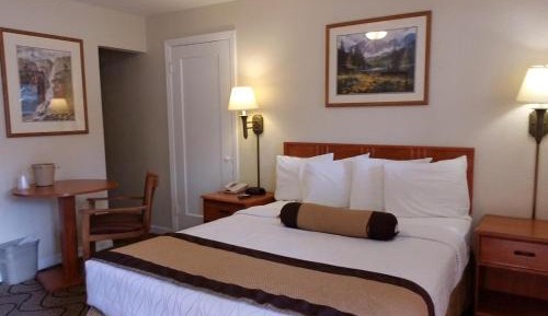 Standard Queen Room