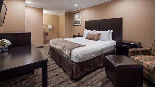 King Room - Disability Access Tub