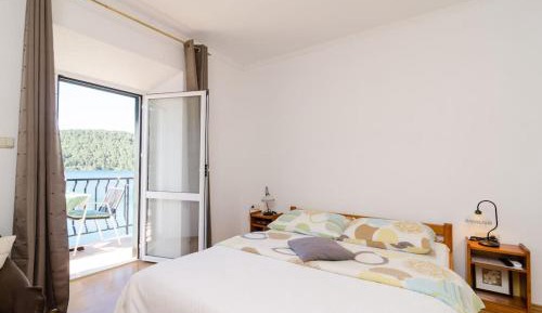 One-Bedroom Apartment with Balcony and Sea View