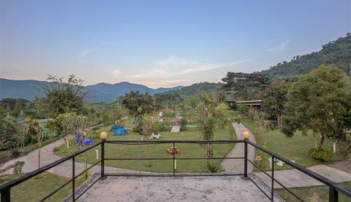 Bungalow with Garden View
