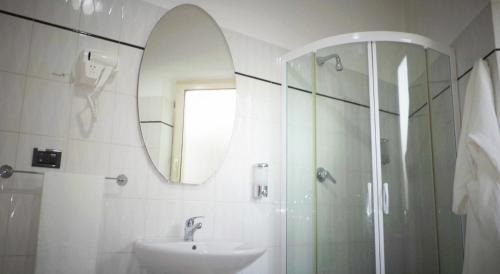 Double Room with Private External Bathroom