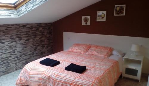 Queen Room with Shared Bathroom