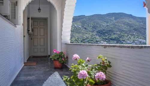 One-Bedroom Apartment (4-5 Adults)