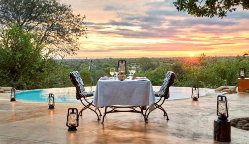 Luxury Private Bungalow with 2 Game Drives