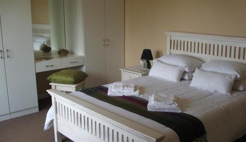 Queen Room with Garden View