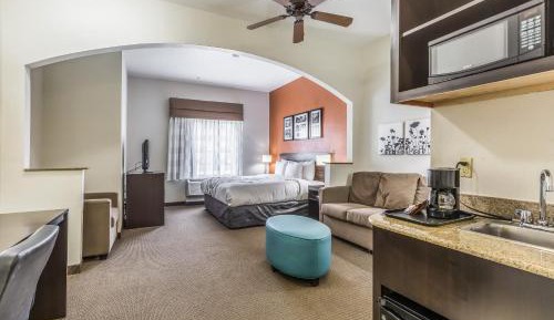 King Suite - Accessible/Non-Smoking