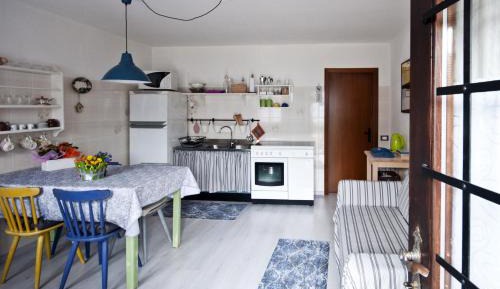 Apartment with Mountain View