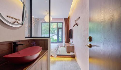 King Room with Mountain View