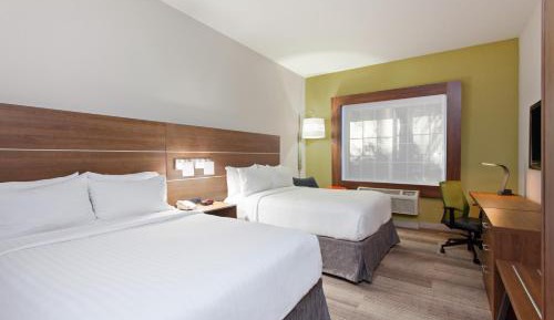 Standard Room with Two Queen Beds