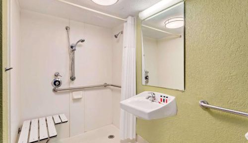 King Room - Mobility Access/Non-Smoking