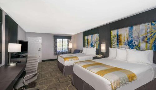 Queen Room with Two Queen Beds - Non-Smoking
