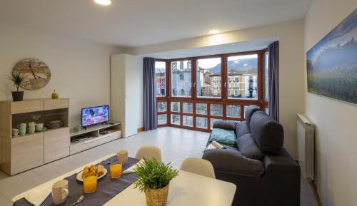 Two-Bedroom Apartment with Plaza View