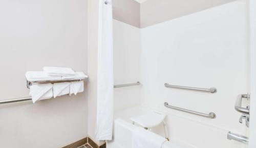 King Room - Disability Access - Non-Smoking