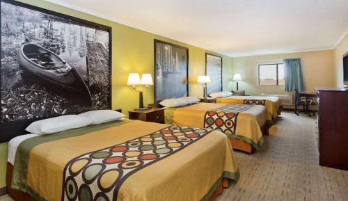 Superior Queen Room with Three Queen Beds - Non-Smoking