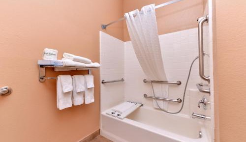 Queen Studio Suite with Two Queen Beds - Mobility Access Tub/Non-Smoking