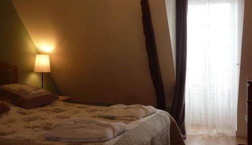 Queen Room with Garden View