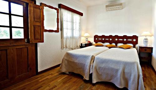 Standard Twin Room with Mountain View