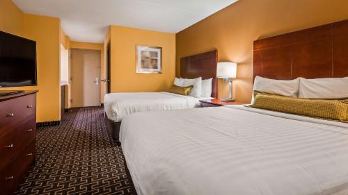 Queen Room with Two Queen Beds - Non-Smoking