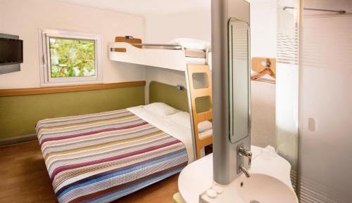 Standard Triple Room (Smoking)