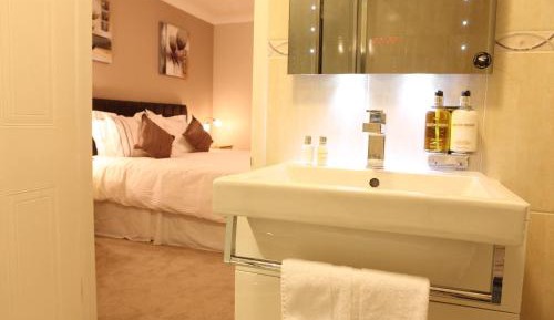 Double or Twin Room with Shower
