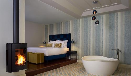 Deluxe King Suite