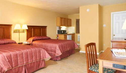 Deluxe Efficiency Room