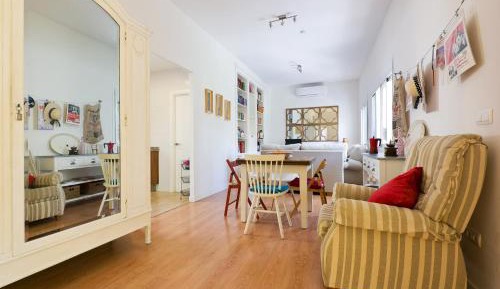 Villa with Garden View