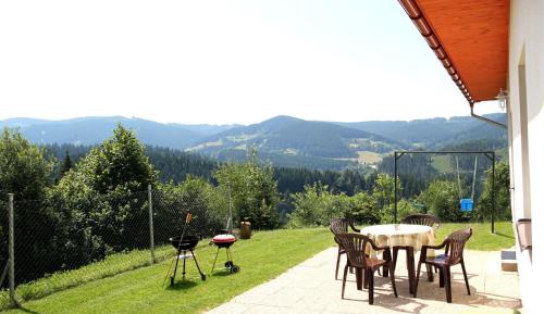 Apartment - Ground Floor with Mountain View