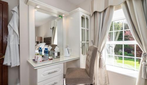 Standard Twin Room with Private Shower and Toilet