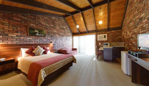 Standard Queen Room