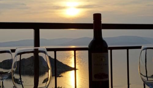 Two-Bedroom Apartment with Balcony and Sea View