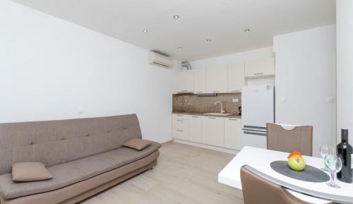 One-Bedroom Apartment with Balcony