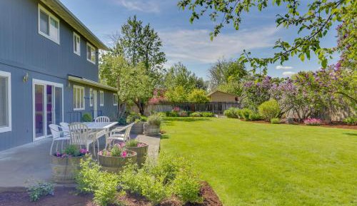 Five Bedroom Holiday Home