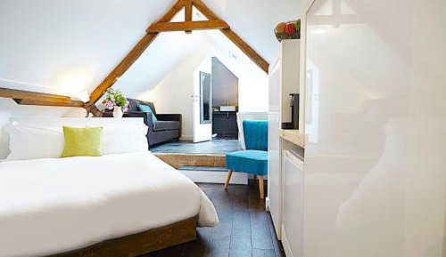 Deluxe King Room