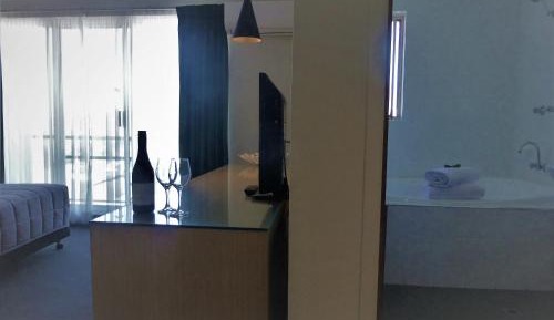 Ocean View King Spa Room