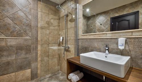 Suite with Pool View